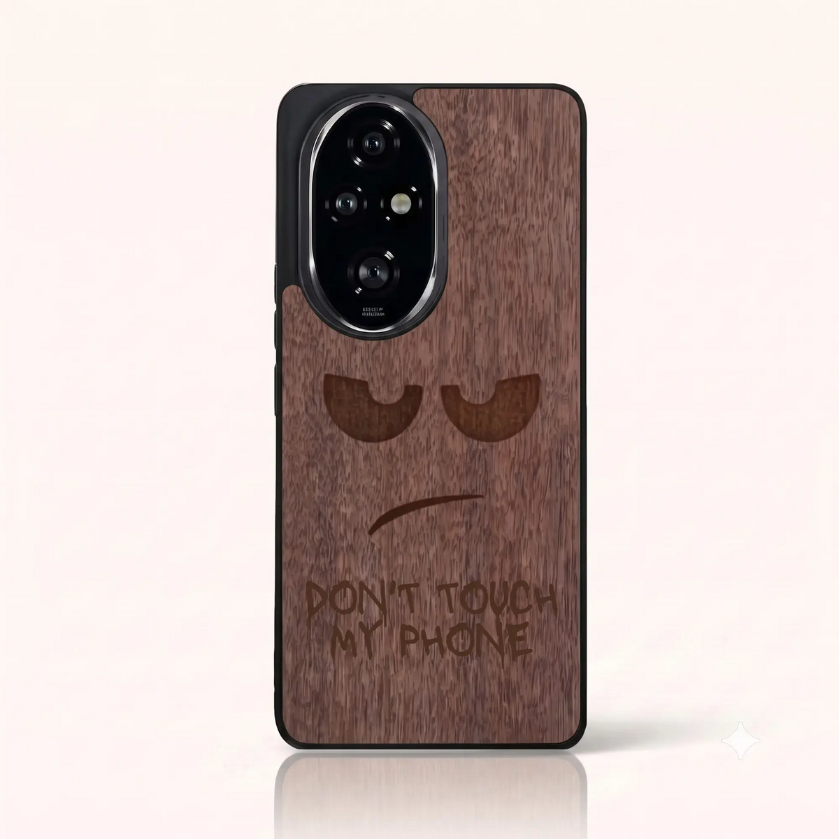 Coque Honor 200 Pro – Don't Touch My Phone en gravure sur bois (Noyer)