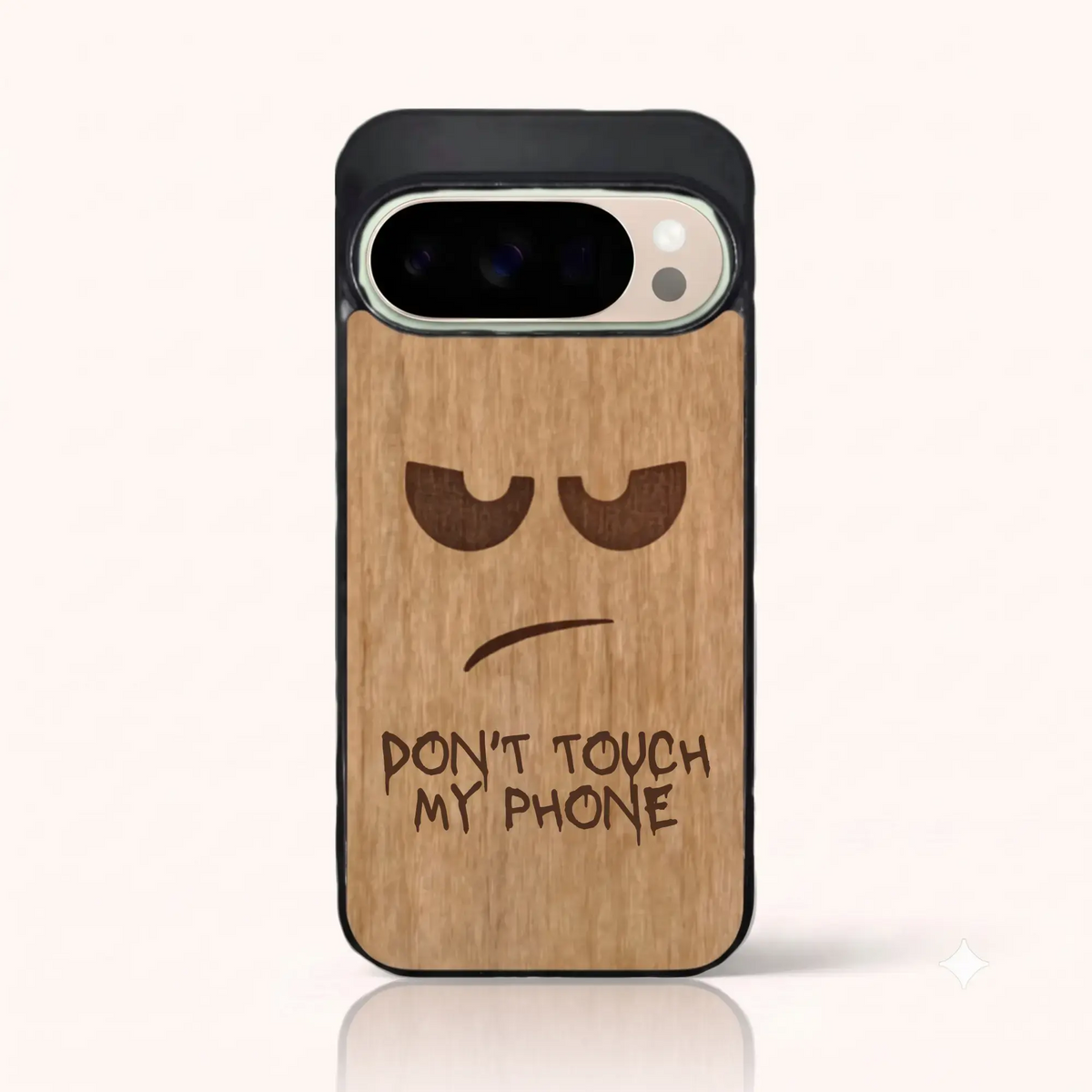 Coque Pixel 10 Pro – Don't Touch My Phone en gravure sur bois (Tilleul)
