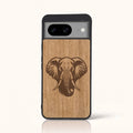 Coque Pixel 8A – Éléphant en bois de tilleul clair