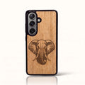 Coque Samsung S26+ – Éléphant en bois de tilleul clair