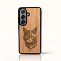 Coque Samsung S26+ – Le Chat en bois de tilleul clair