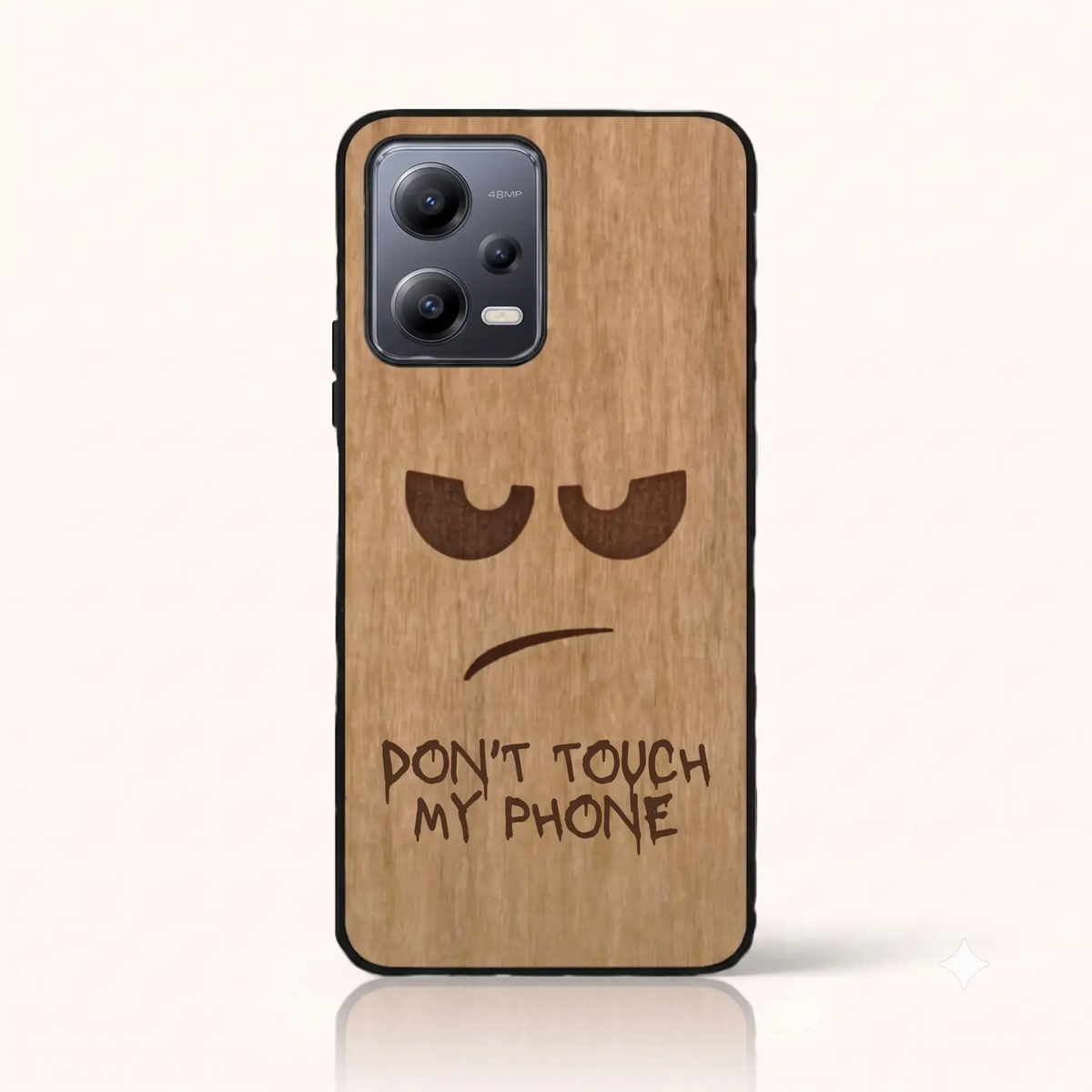 Coque Xiaomi Redmi Note 12 5G – Don't Touch My Phone en gravure sur bois (Tilleul)