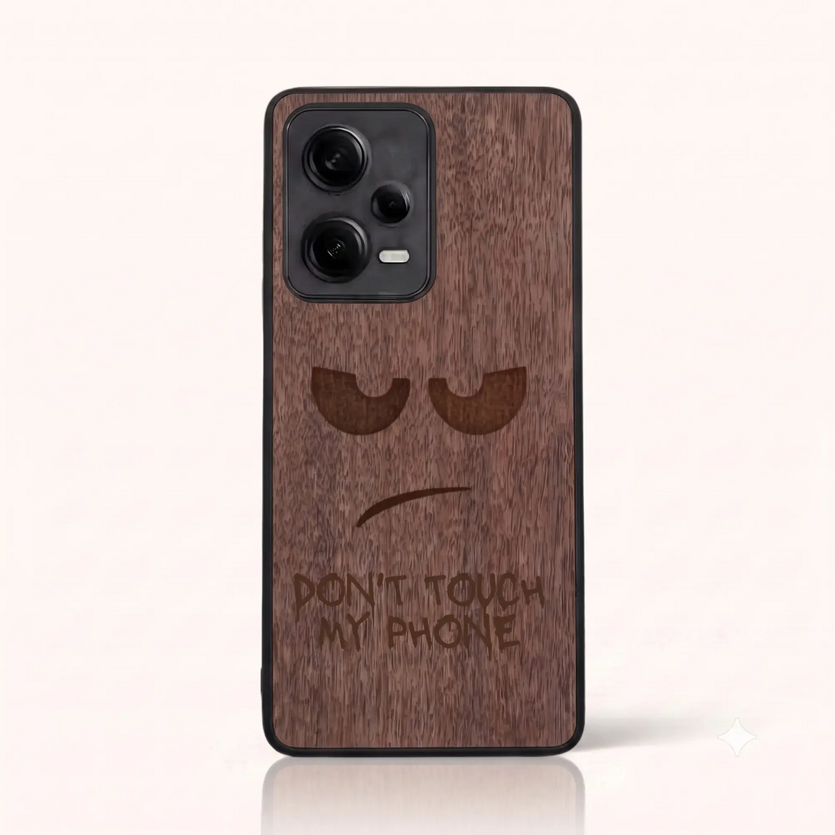 Coque Xiaomi Redmi Note 12 Pro 5G – Don't Touch My Phone en gravure sur bois (Noyer)