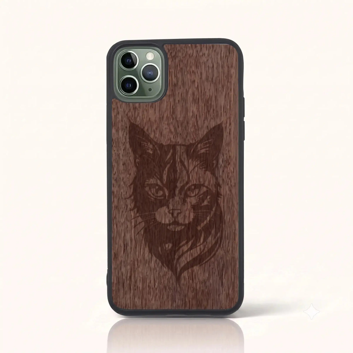 Coque iPhone 11 Pro Max – Le Chat en bois de noyer foncé