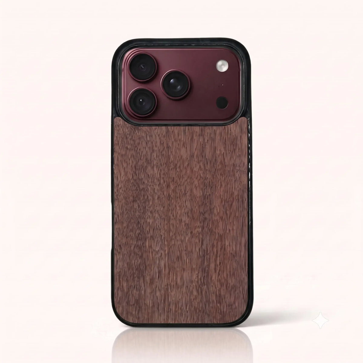 Coque iPhone 18 Pro - Le Noyer en bois massif