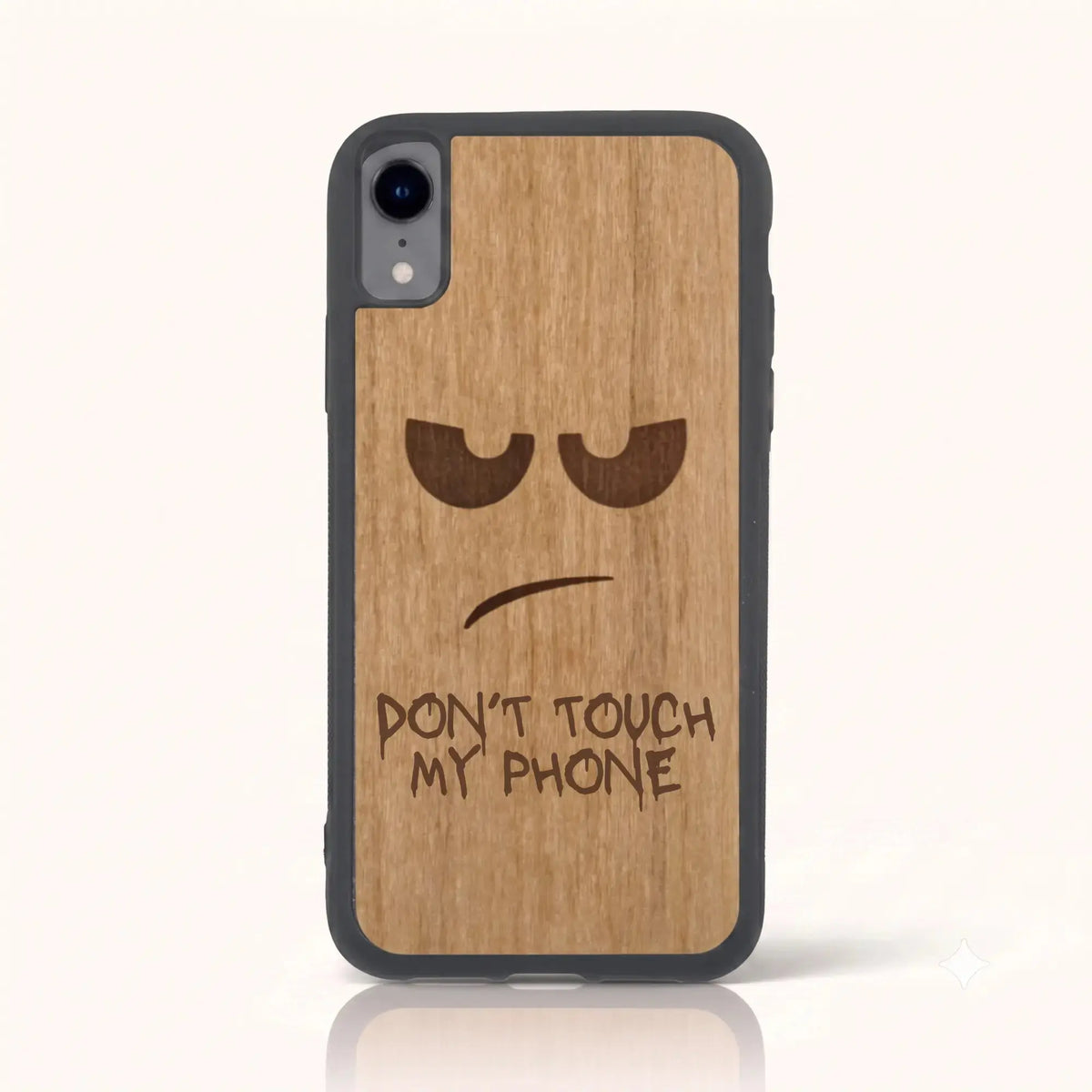 Coque iPhone XR – Don't Touch My Phone en bois de tilleul clair