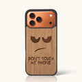 Coque iPhone 17 Pro – Don't Touch My Phone en bois de tilleul clair