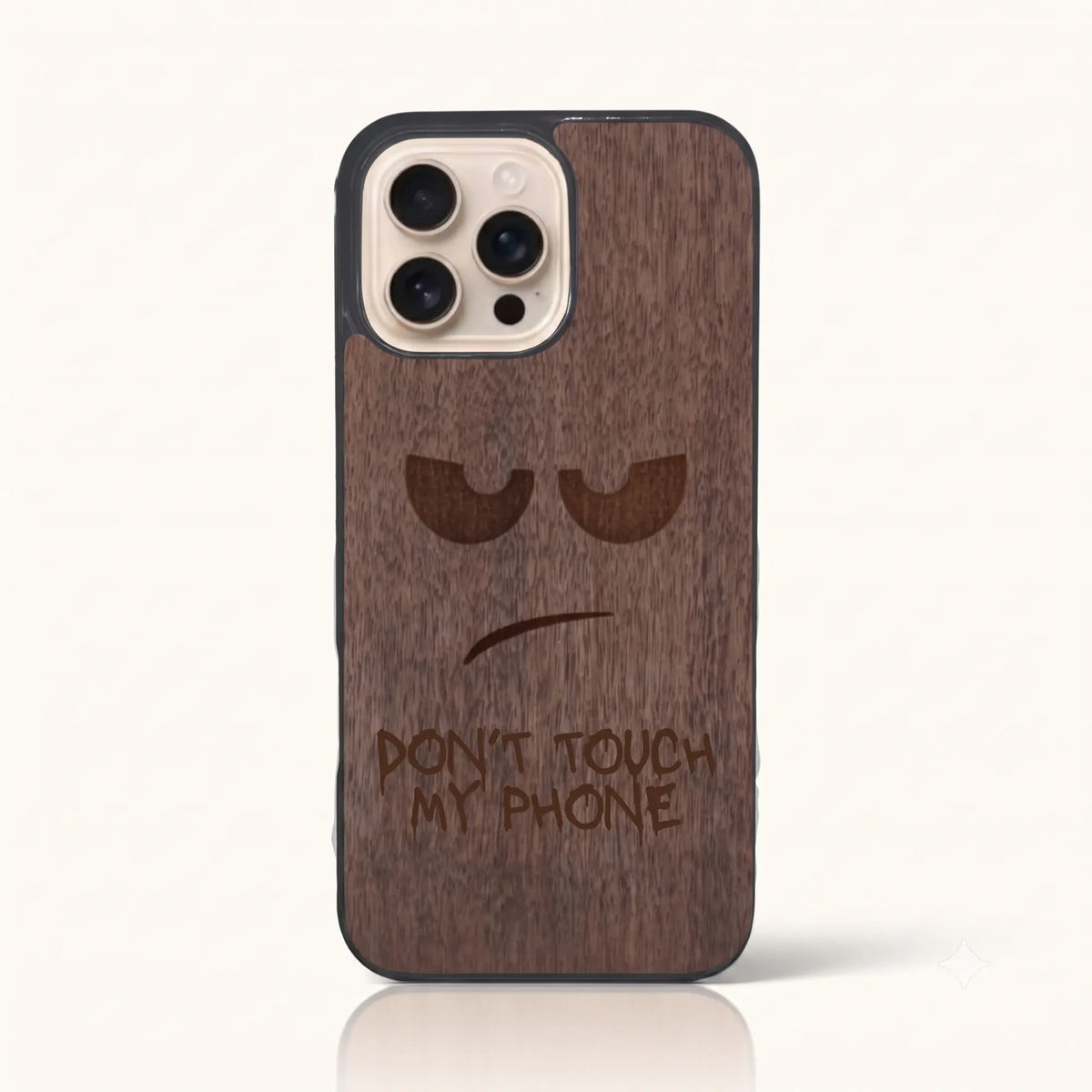 Coque iPhone 12 Pro – Don't Touch My Phone en bois de noyer foncé