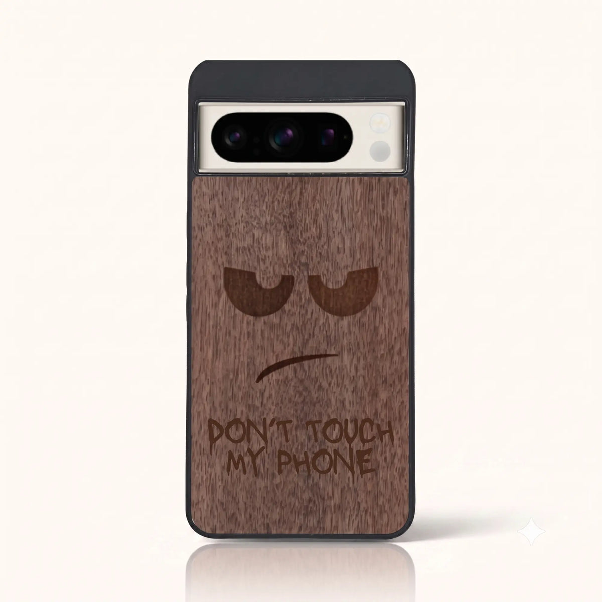 Coque Pixel 8 Pro – Don't Touch My Phone en bois de noyer foncé
