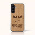 Coque Samsung A05S – Don't Touch My Phone en bois de tilleul clair