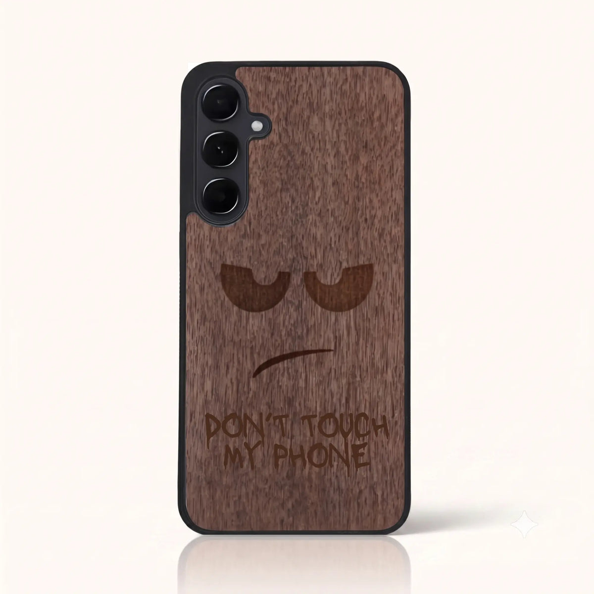 Coque Samsung A05S – Don't Touch My Phone en bois de noyer foncé