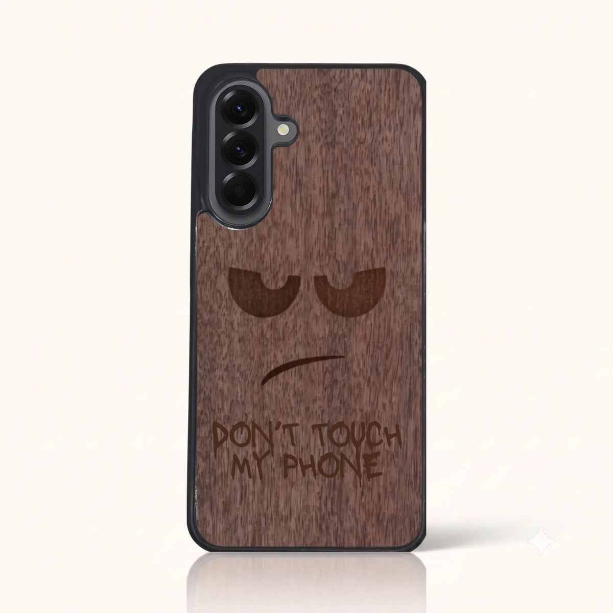 Coque Samsung A17 4G – Don't Touch My Phone en bois de noyer foncé