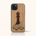 Coque iPhone 13 Mini – Échec et Mat en marqueterie de bois