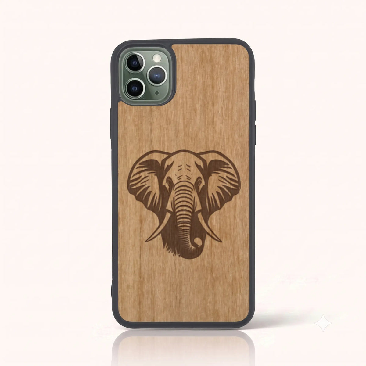 Coque iPhone 11 Pro – Éléphant en bois de tilleul clair