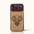 Coque iPhone 18 Pro Max – Éléphant en bois de tilleul clair