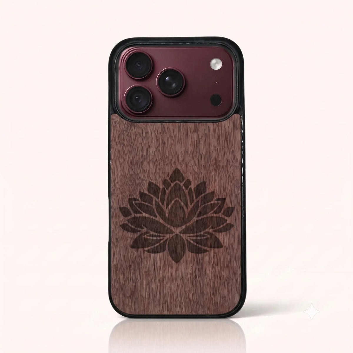Coque iPhone 18 Pro – Fleur de Lotus en bois de noyer foncé