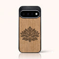 Coque Pixel 11 et 11 Pro – Fleur de Lotus en bois de tilleul clair