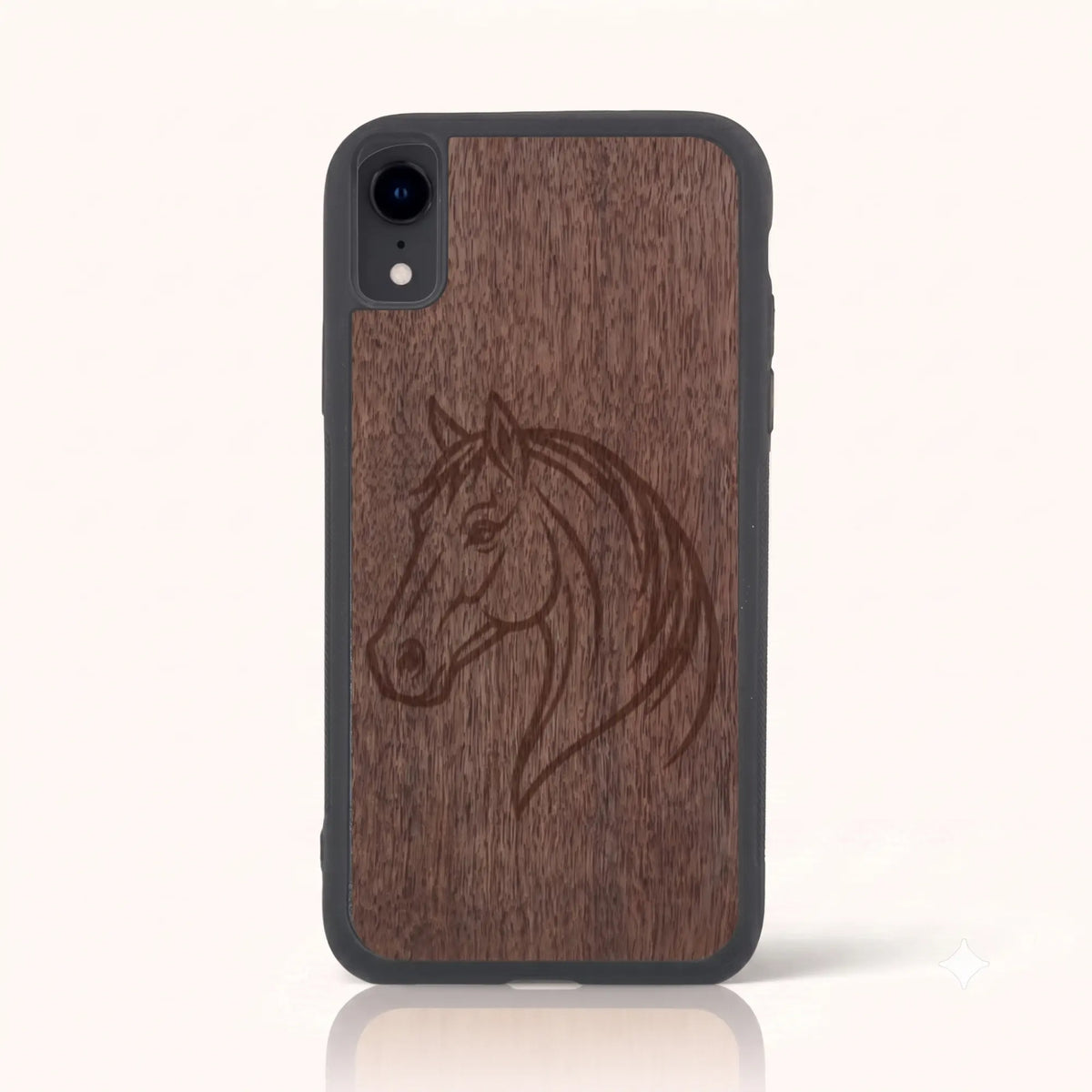 Coque iPhone XR – Le Cheval en bois de noyer foncé