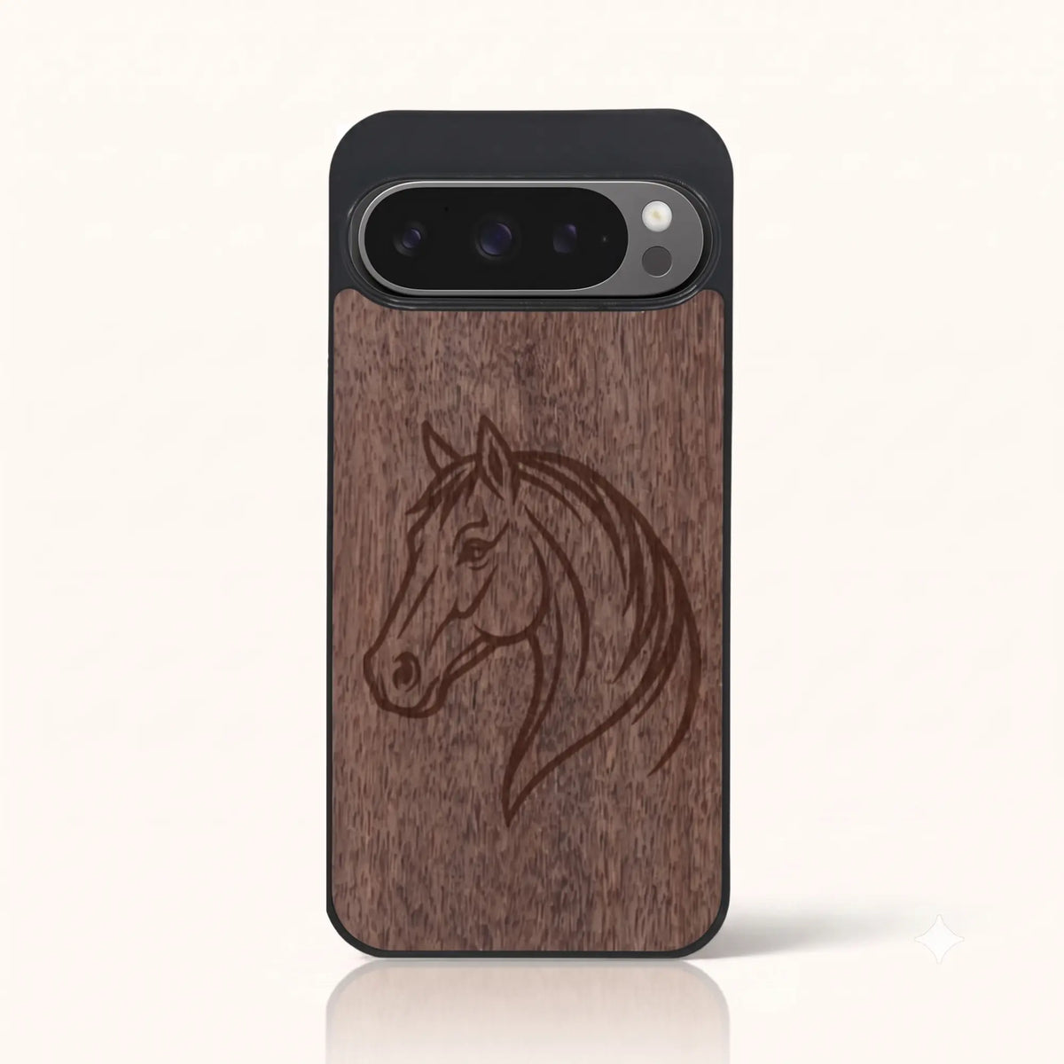 Coque Pixel 9 Pro – Le Cheval en bois de noyer foncé