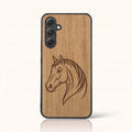Coque Samsung A54 – Le Cheval en bois de tilleul clair