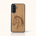 Coque Samsung A17 4G – Le Cheval en bois de tilleul clair