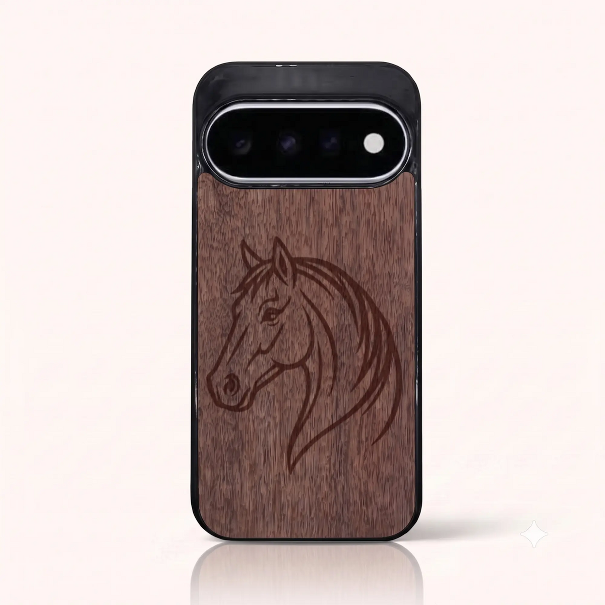 Coque Pixel 11 et 11 Pro – Le Cheval en gravure sur bois (Noyer)