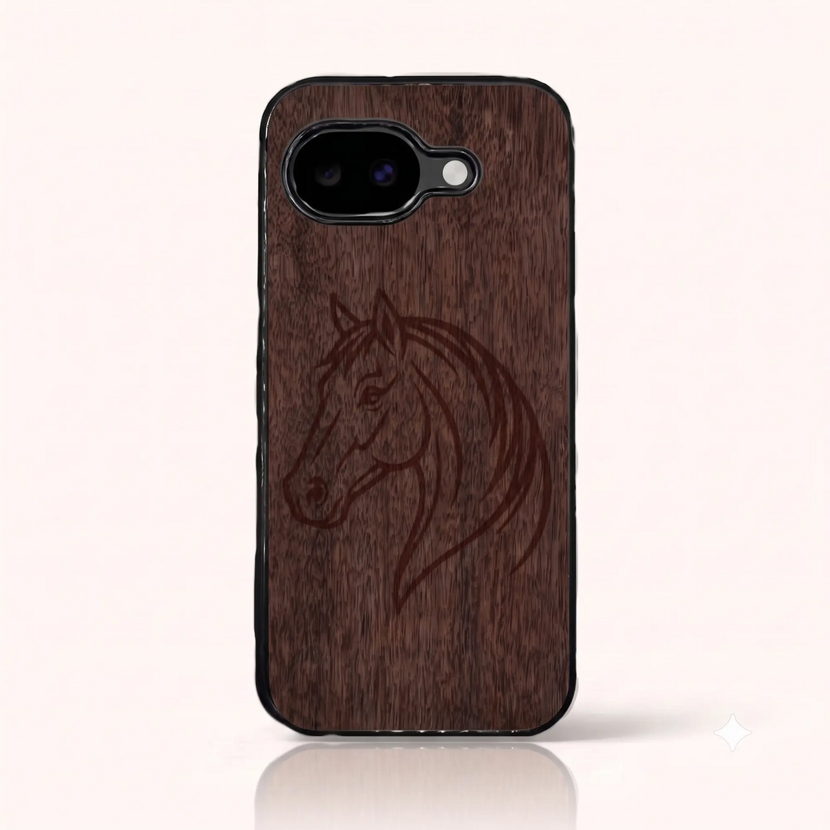 Coque Pixel 10A – Le Cheval en gravure sur bois (Noyer)