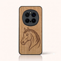 Coque Honor Magic 7 Pro – Le Cheval en gravure sur bois (Tilleul)