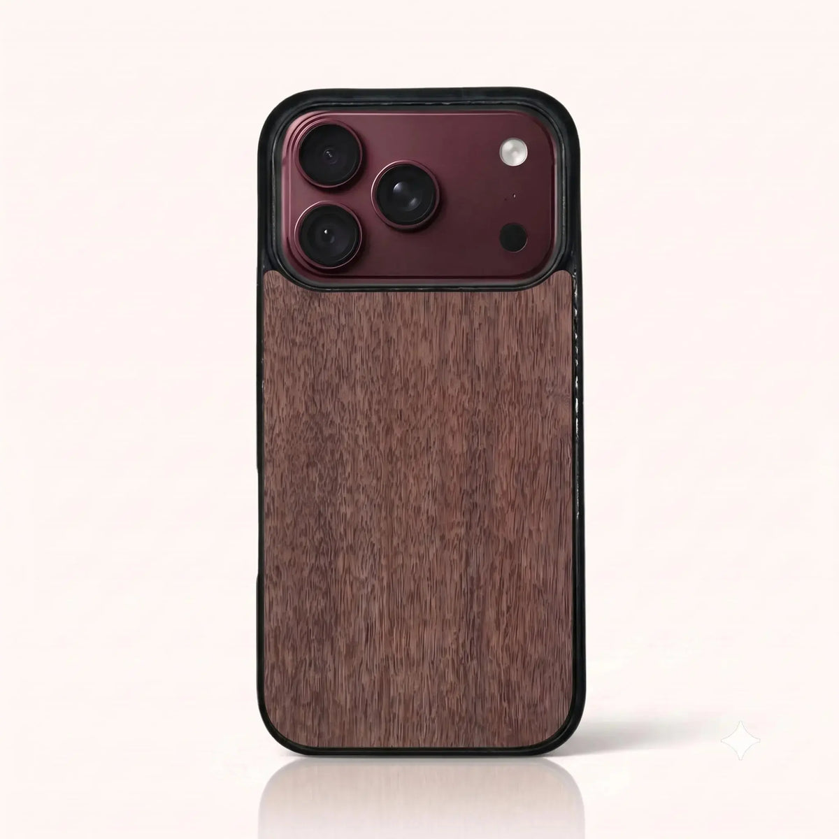 Coque iPhone 18 Pro - Le Noyer en bois massif