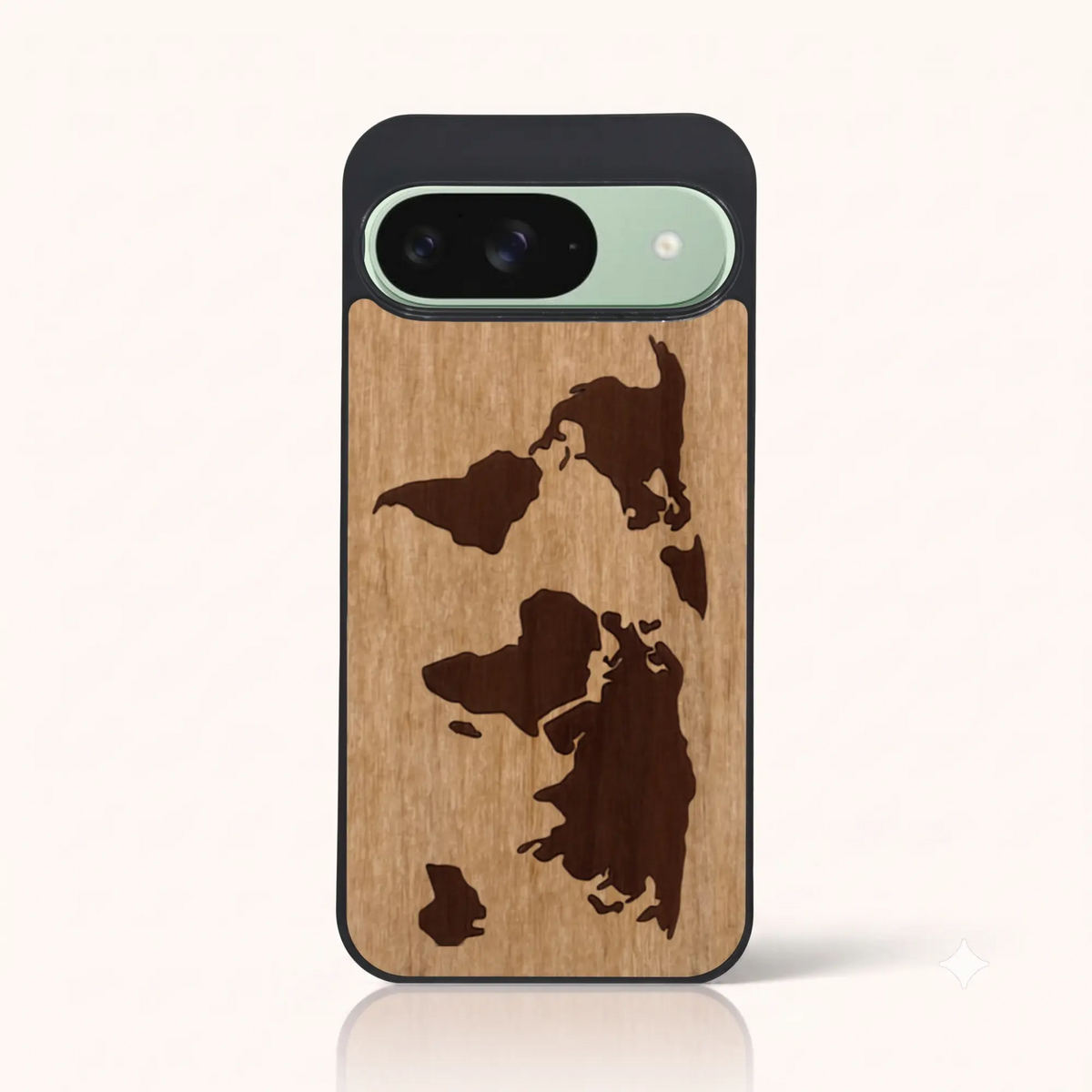 Coque Pixel 9 – Le Planisphère en marqueterie de bois