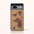 Coque Pixel 7A – Le Planisphère en marqueterie de bois