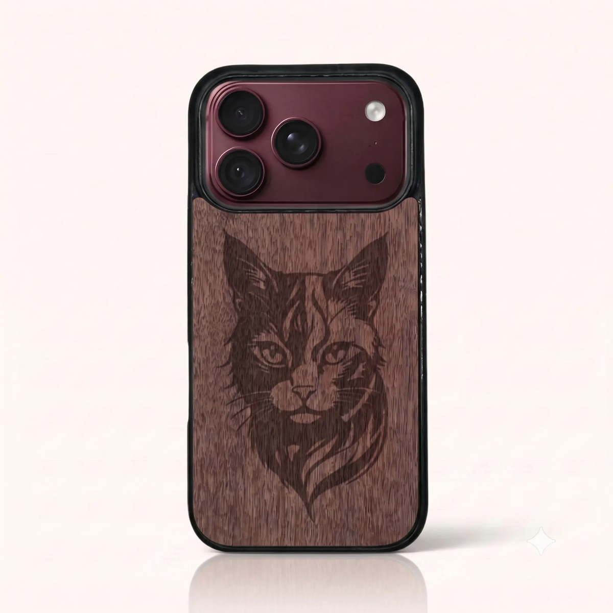 Coque iPhone 18 Pro – Le Chat en gravure sur bois (Noyer)