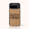 Coque Pixel 11 et 11 Pro – Les Singes de la sagesse en bois de tilleul clair